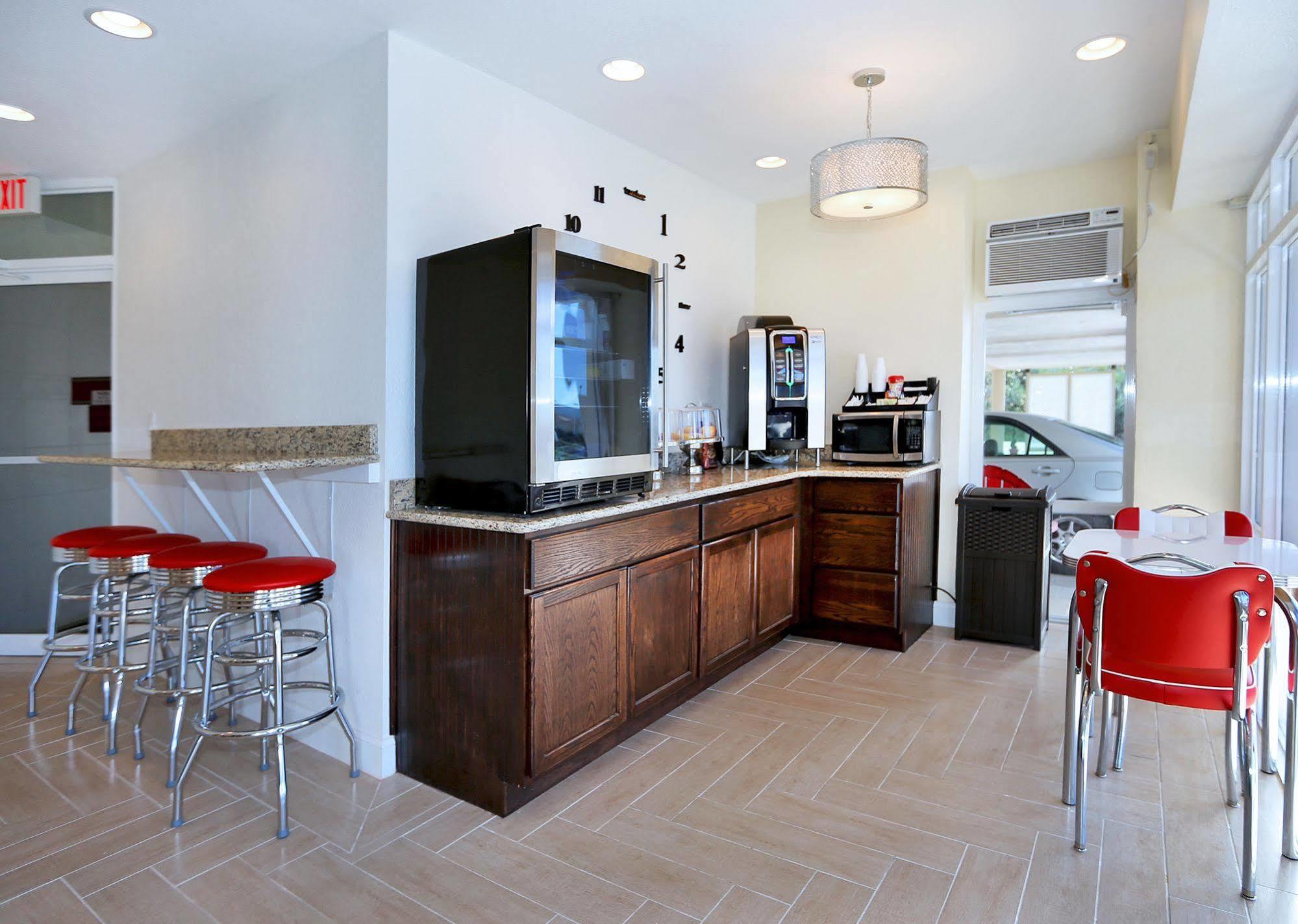 Chateau Mar Beach Resort Ormond Beach Exterior foto
